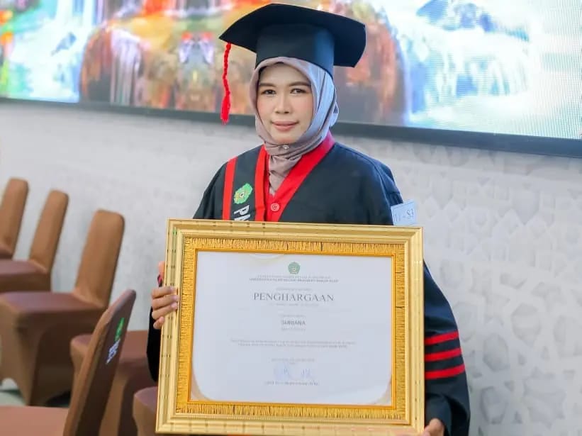 Ketua Prodi PAI Raih Predikat Cumlaude